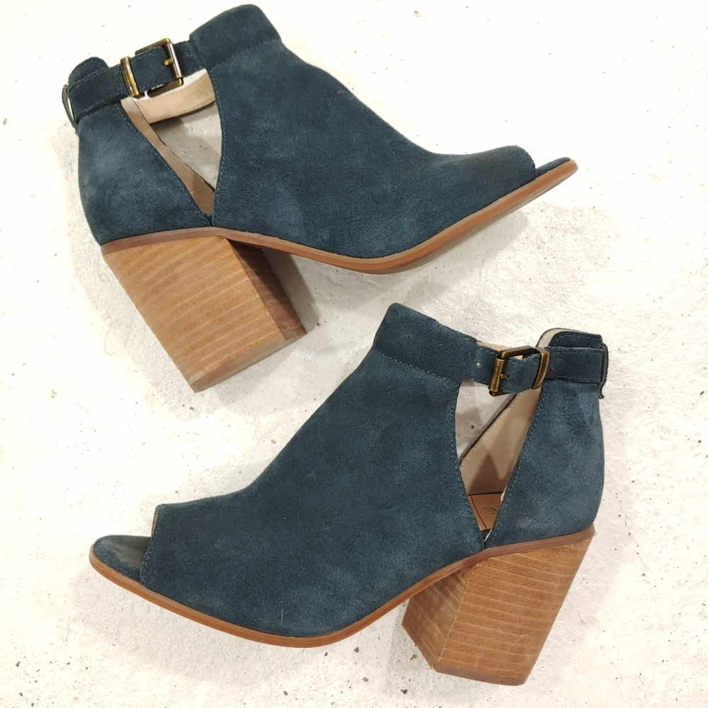 SOLE SOCIETY FERRIS SUEDE PEEP TOE HEEL - Picture 3 of 12
